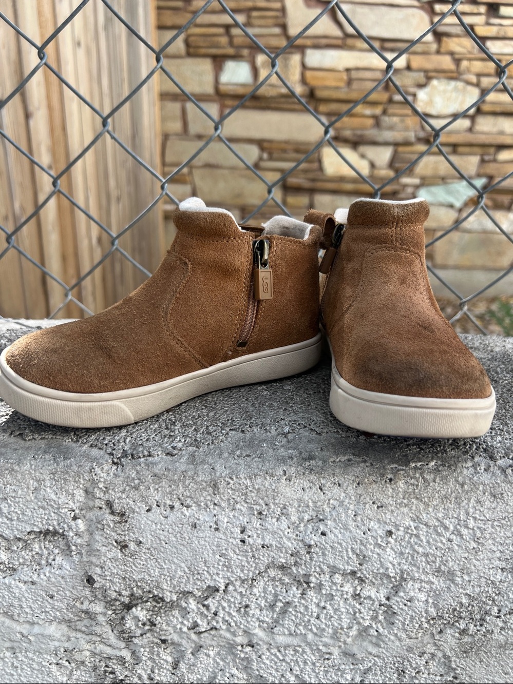 UGG Hamden II suede Boot kids unisex size 10 Toddler - Picture 3 of 8